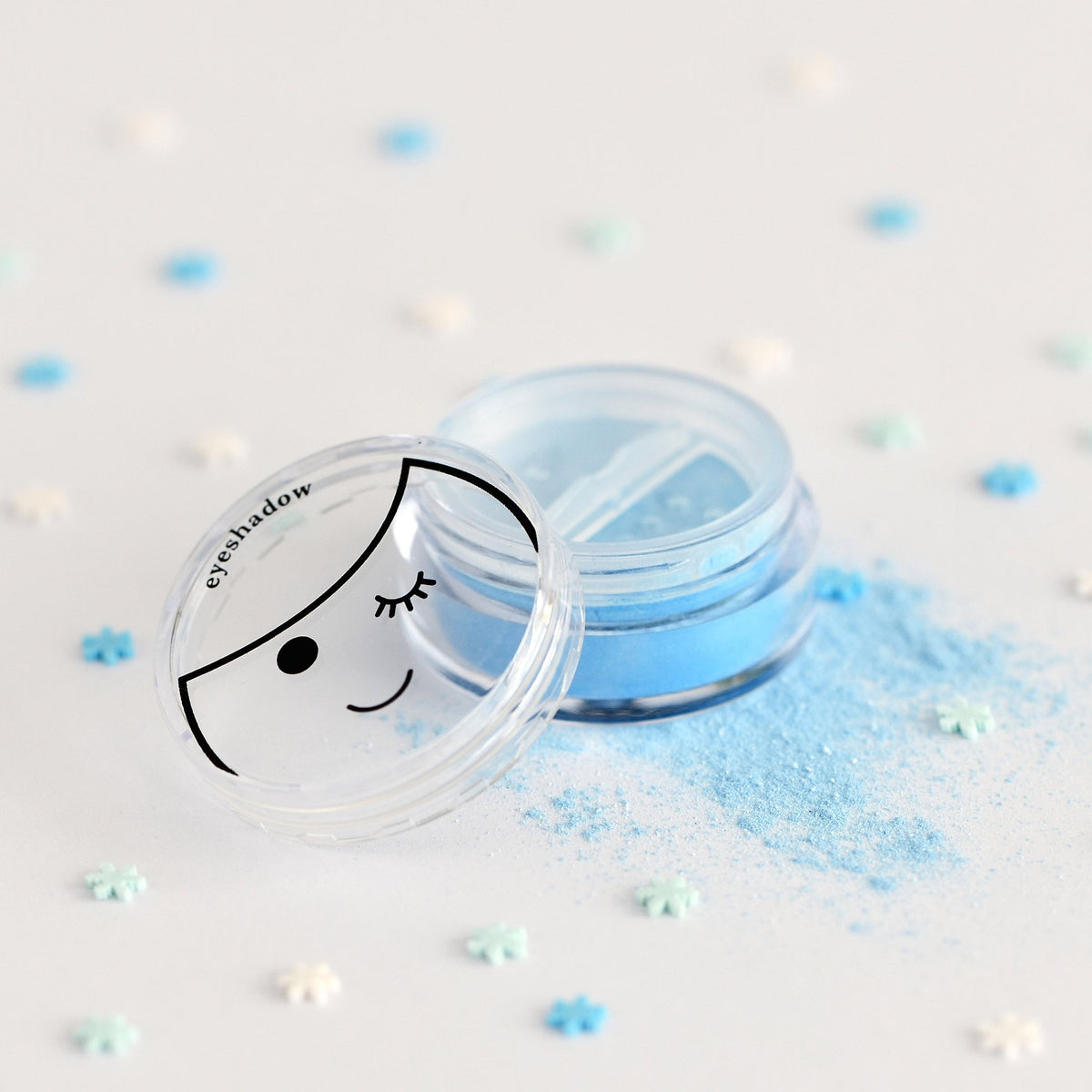 Blue eyeshadow No Nasti Kids 