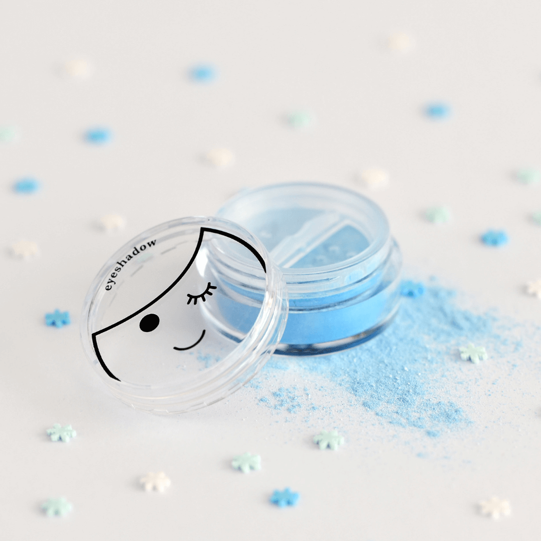 Natural kids eyeshadow in blue